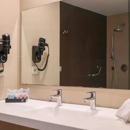 Granada Palace, Affiliated By Melia 호텔 5*