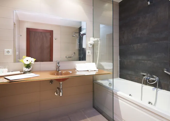 Granada Palace מלון