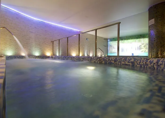 Granada Palace 5* מונאצ'יל